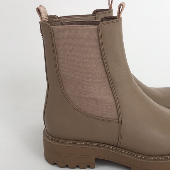 Monochrome Waterproof Boots - Picture 4 of 7